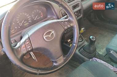 Хэтчбек Mazda 323 1998 в 