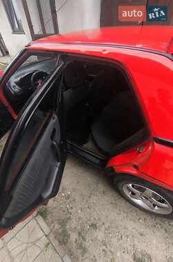 Хэтчбек Mazda 323 1992 в 