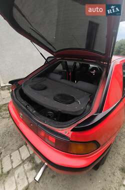 Хэтчбек Mazda 323 1992 в 