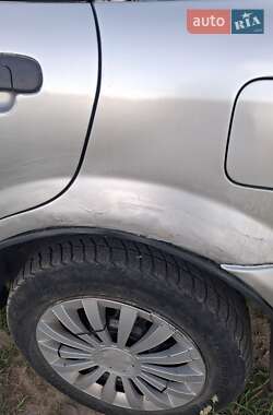 Хэтчбек Mazda 323 1998 в 