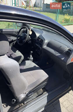 Хэтчбек Mazda 323 1995 в 