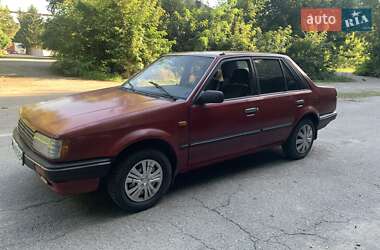 Седан Mazda 323 1987 в Літині
