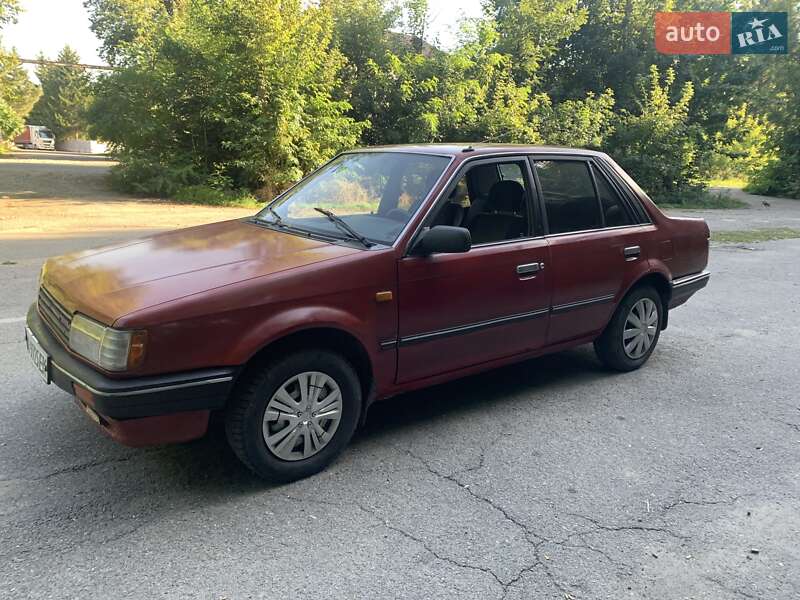 Mazda 323 1987