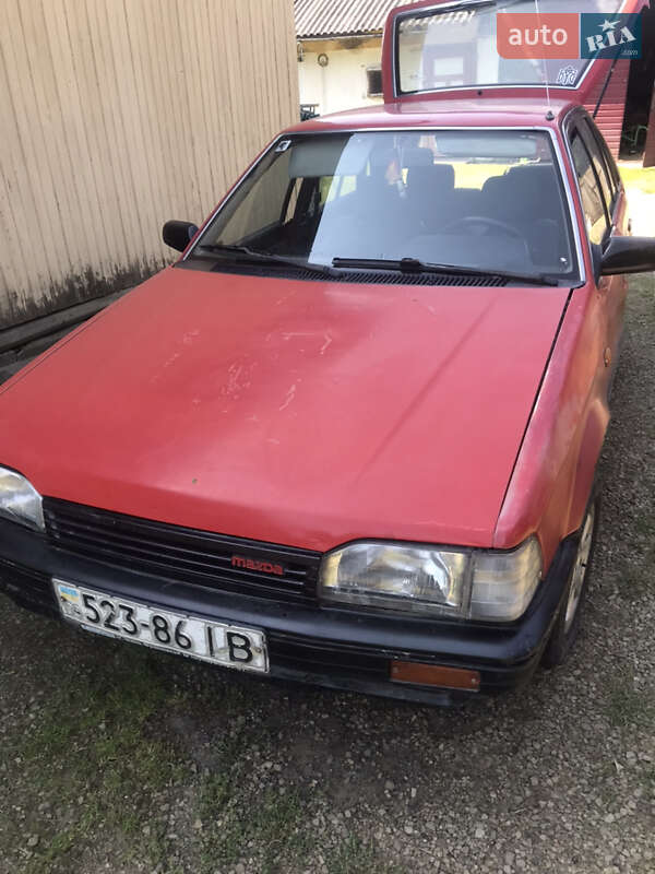 Хэтчбек Mazda 323 1987 в 
