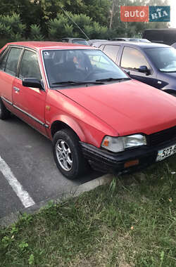 Хэтчбек Mazda 323 1987 в 