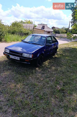 Хэтчбек Mazda 323 1987 в 