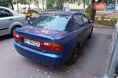 Седан Mazda 323 1995 в Кропивницькому