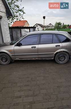Хэтчбек Mazda 323 2000 в 
