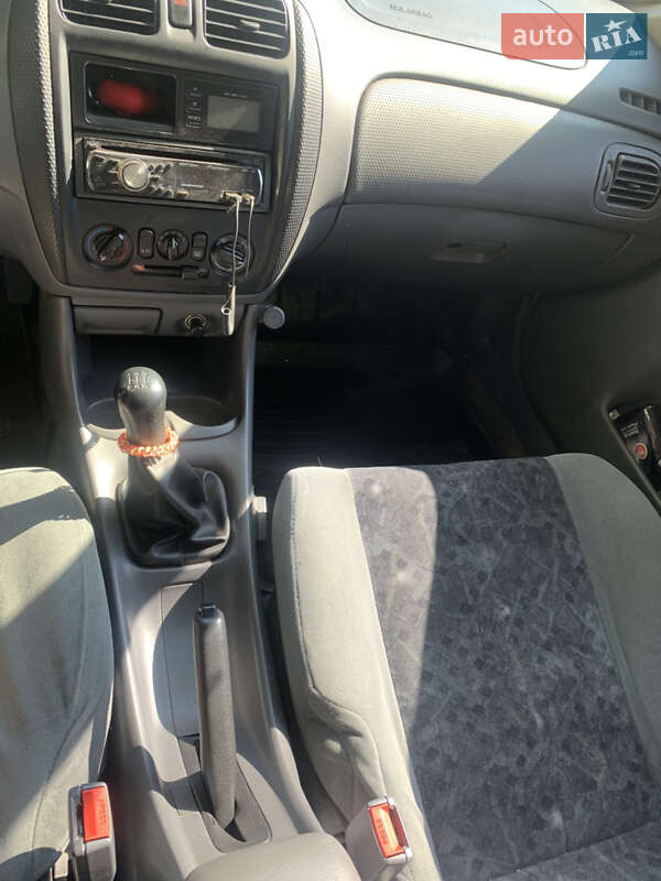 Хетчбек Mazda 323 1999 в Києві