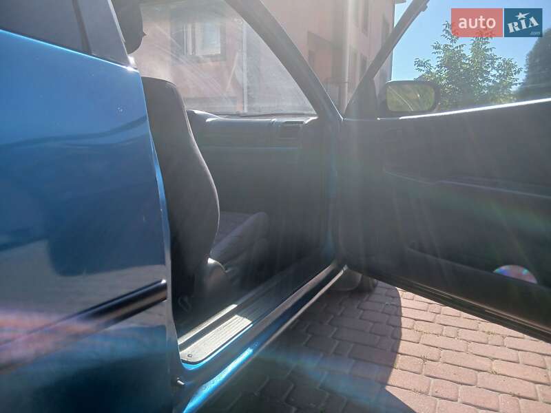 Хэтчбек Mazda 323 1997 в Виннице