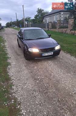 Хэтчбек Mazda 323 2000 в 