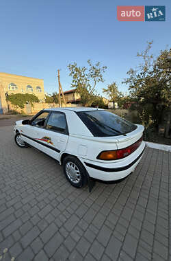 Хэтчбек Mazda 323 1990 в 