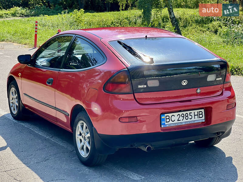 Mazda 323 1999