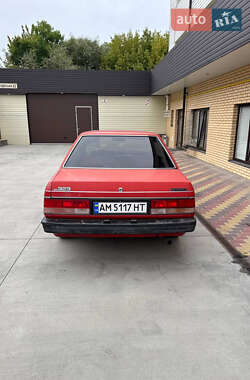 Седан Mazda 323 1988 в 