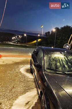 Хэтчбек Mazda 323 2002 в 