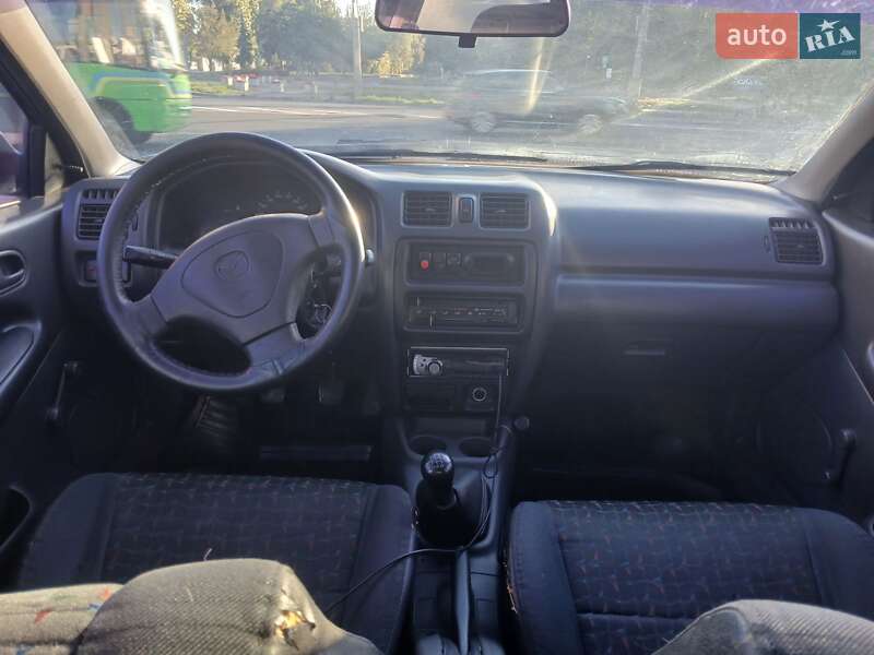Седан Mazda 323 1998 в Черкассах