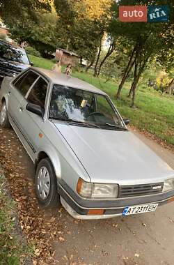 Седан Mazda 323 1987 в Калуше