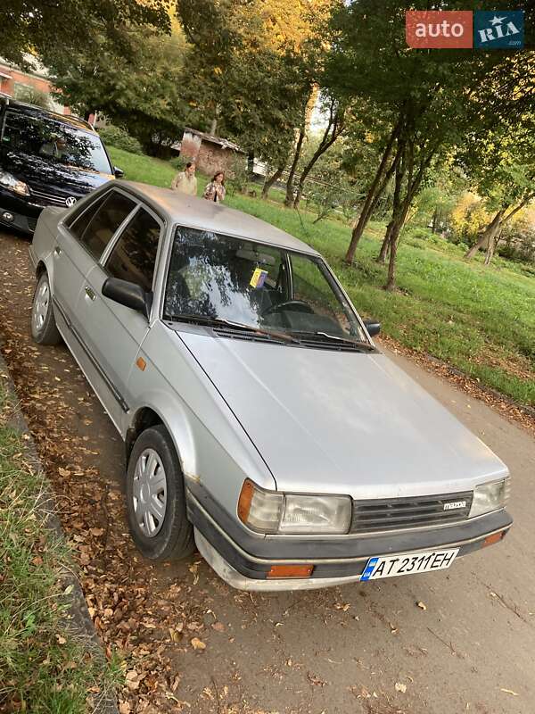 Седан Mazda 323 1987 в 