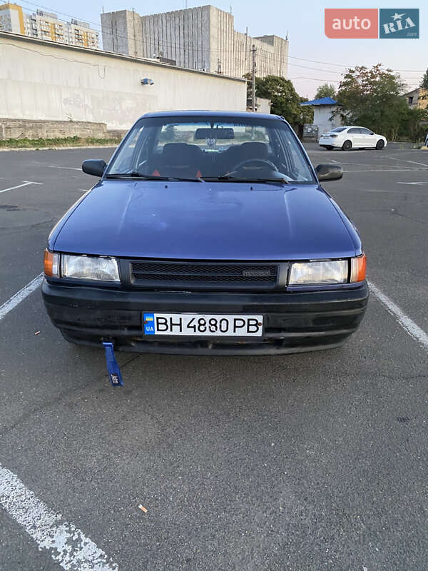 Mazda 323 1990