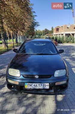 Хэтчбек Mazda 323 1996 в 