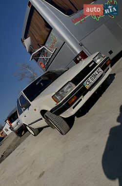Хэтчбек Mazda 323 1987 в 