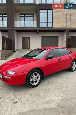 Хэтчбек Mazda 323 1995 в 
