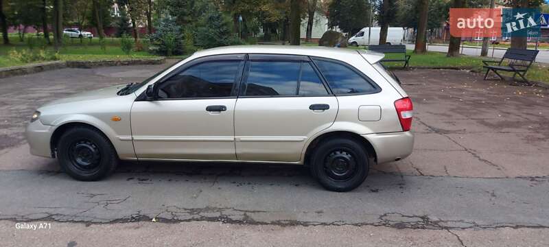 Хэтчбек Mazda 323 2002 в Калуше