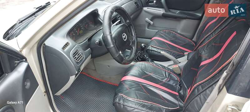 Хэтчбек Mazda 323 2002 в Калуше