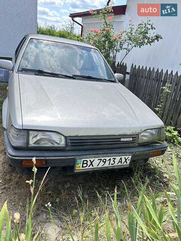 Хэтчбек Mazda 323 1988 в Каменец-Подольском