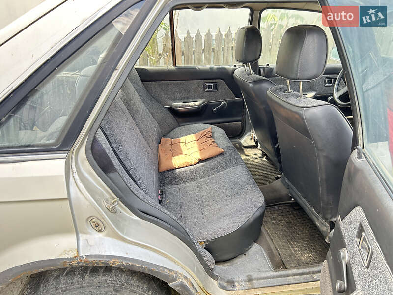 Хэтчбек Mazda 323 1988 в Каменец-Подольском