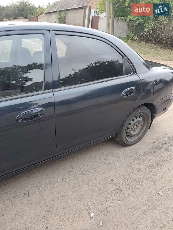 Седан Mazda 323 1998 в Змиеве