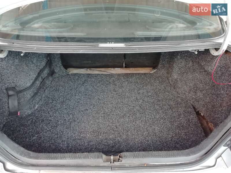 Седан Mazda 323 1996 в Ровно фото 8 Седан Mazda 323 1996 в Ровно