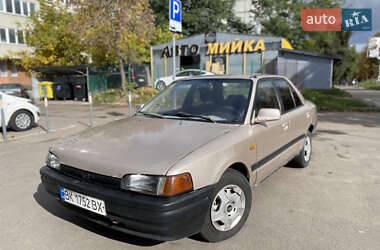 Седан Mazda 323 1996 в Рівному