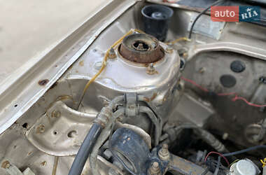 Седан Mazda 323 1996 в 
