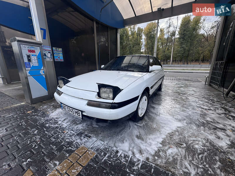 Хэтчбек Mazda 323 1990 в Днепре