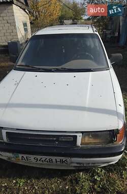 Седан Mazda 323 1991 в Соленом