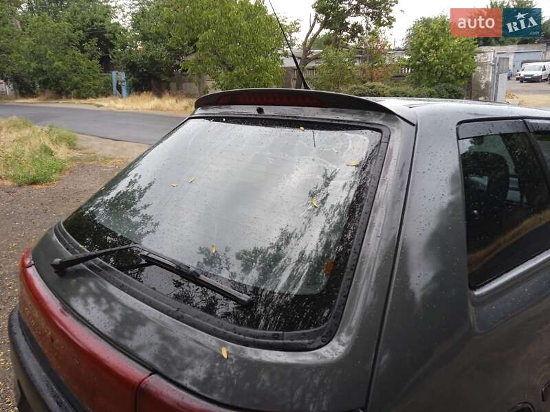 Хетчбек Mazda 323 1994 в Одесі