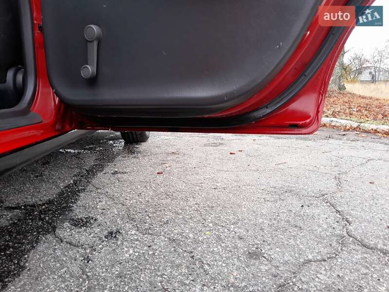 Седан Mazda 323 1996 в Синельниково фото 19 Седан Mazda 323 1996 в Синельниково