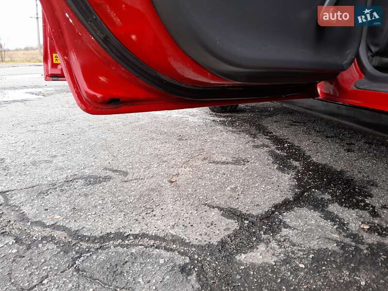 Седан Mazda 323 1996 в Синельниково фото 21 Седан Mazda 323 1996 в Синельниково