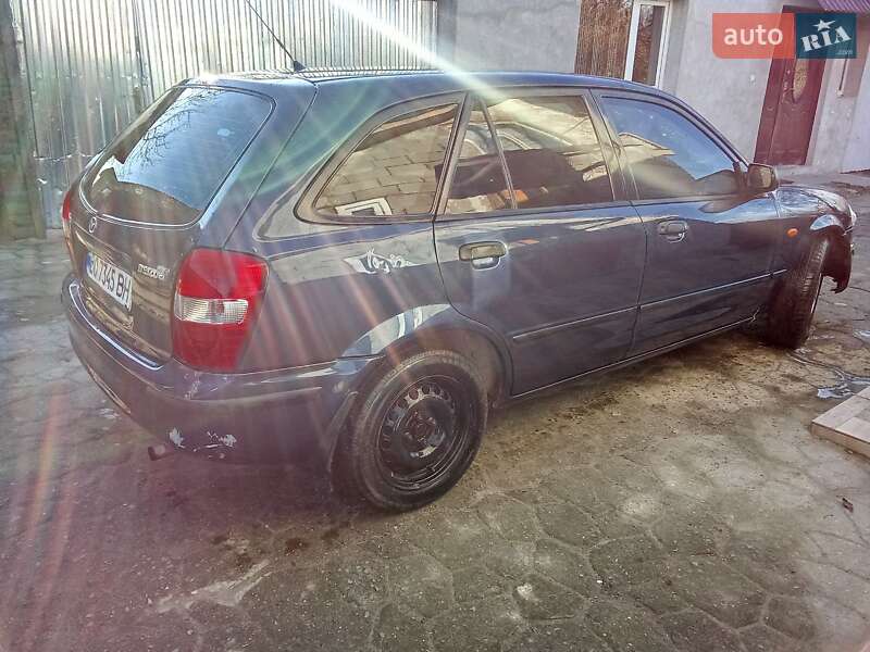 Хэтчбек Mazda 323 2000 в Перемышлянах