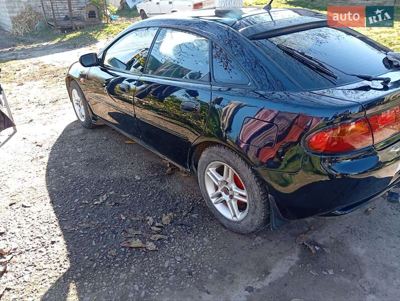 Хэтчбек Mazda 323 1994 в Новоселице