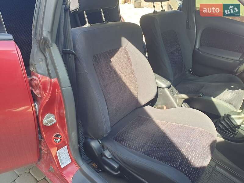 Хэтчбек Mazda 323 1996 в Ровно фото 5 Хэтчбек Mazda 323 1996 в Ровно