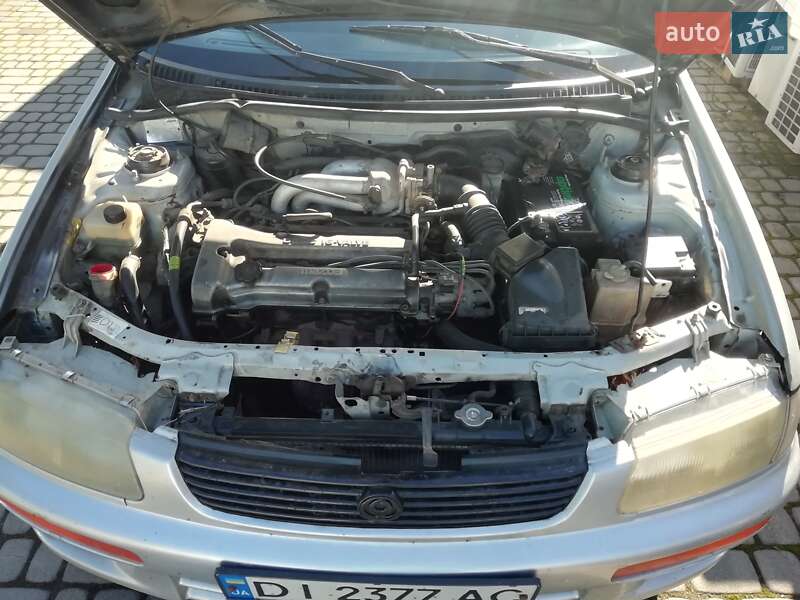 Седан Mazda 323 1996 в Ровно