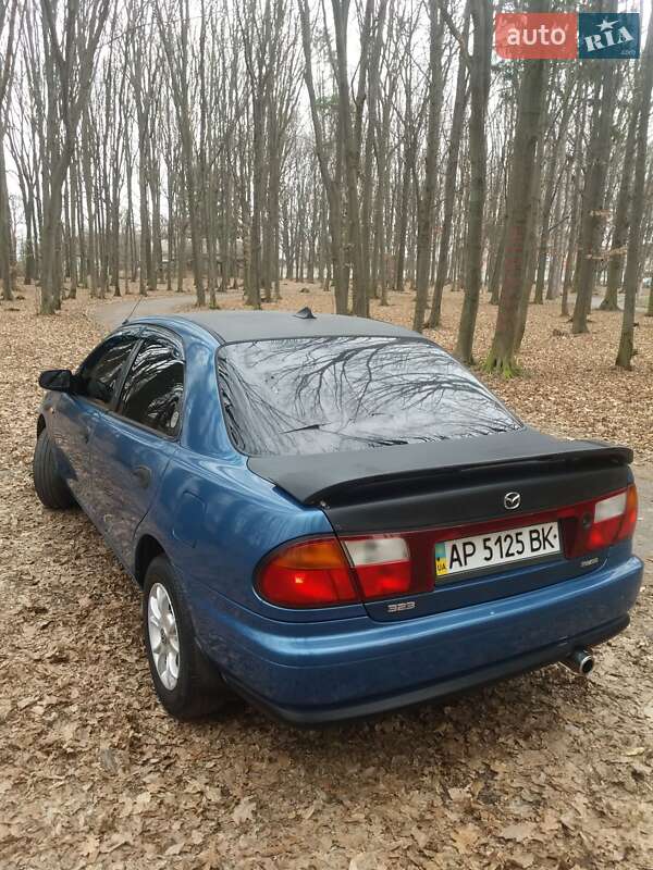 Седан Mazda 323 1998 в Жмеринке