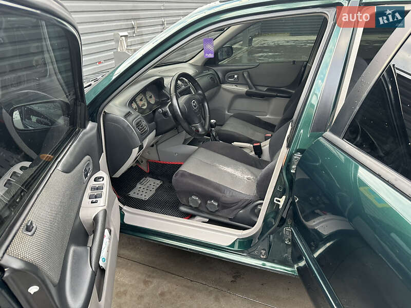 Седан Mazda 323 2003 в Бердичеве