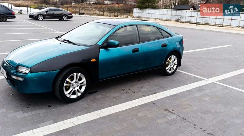 Хэтчбек Mazda 323 1996 в Киеве