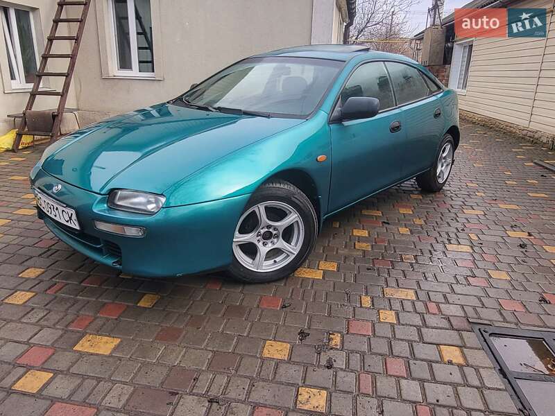 Хэтчбек Mazda 323 1996 в Подольске