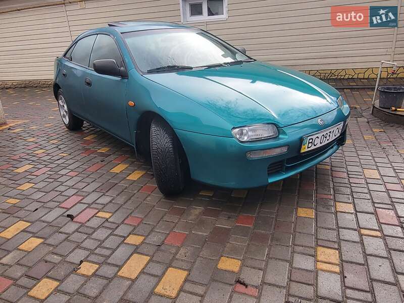 Хэтчбек Mazda 323 1996 в Подольске