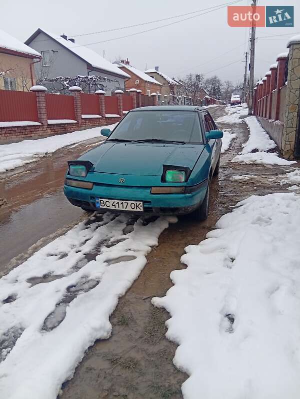 Седан Mazda 323 1992 в Львове