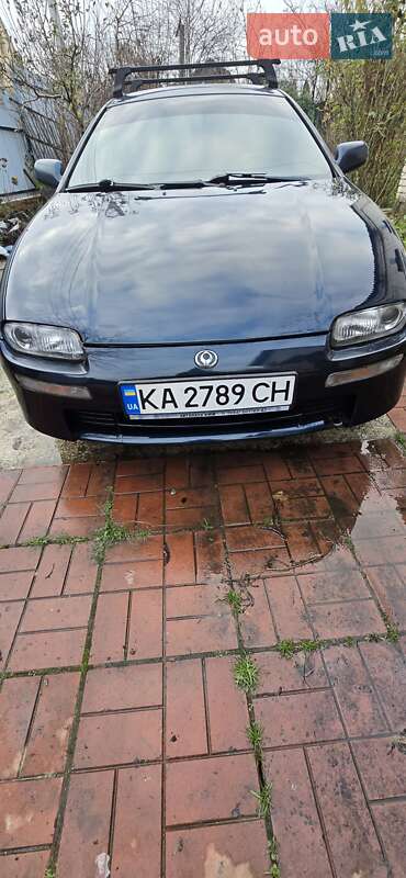 Хэтчбек Mazda 323 1996 в Новых Петровцах